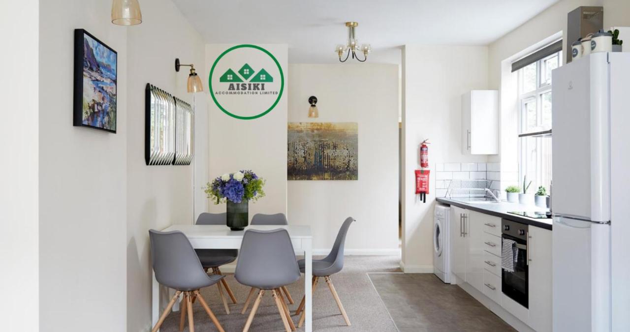 Aisiki Living At Alexandra Road, 2-Bedroom & 2-Bathroom With King Or Twin Beds And With Free Wi-Fi & Parking 왓퍼드 외부 사진